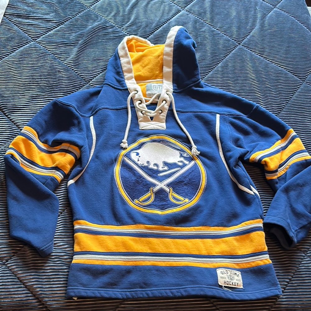 Buffalo sabres hockey sweatshirt